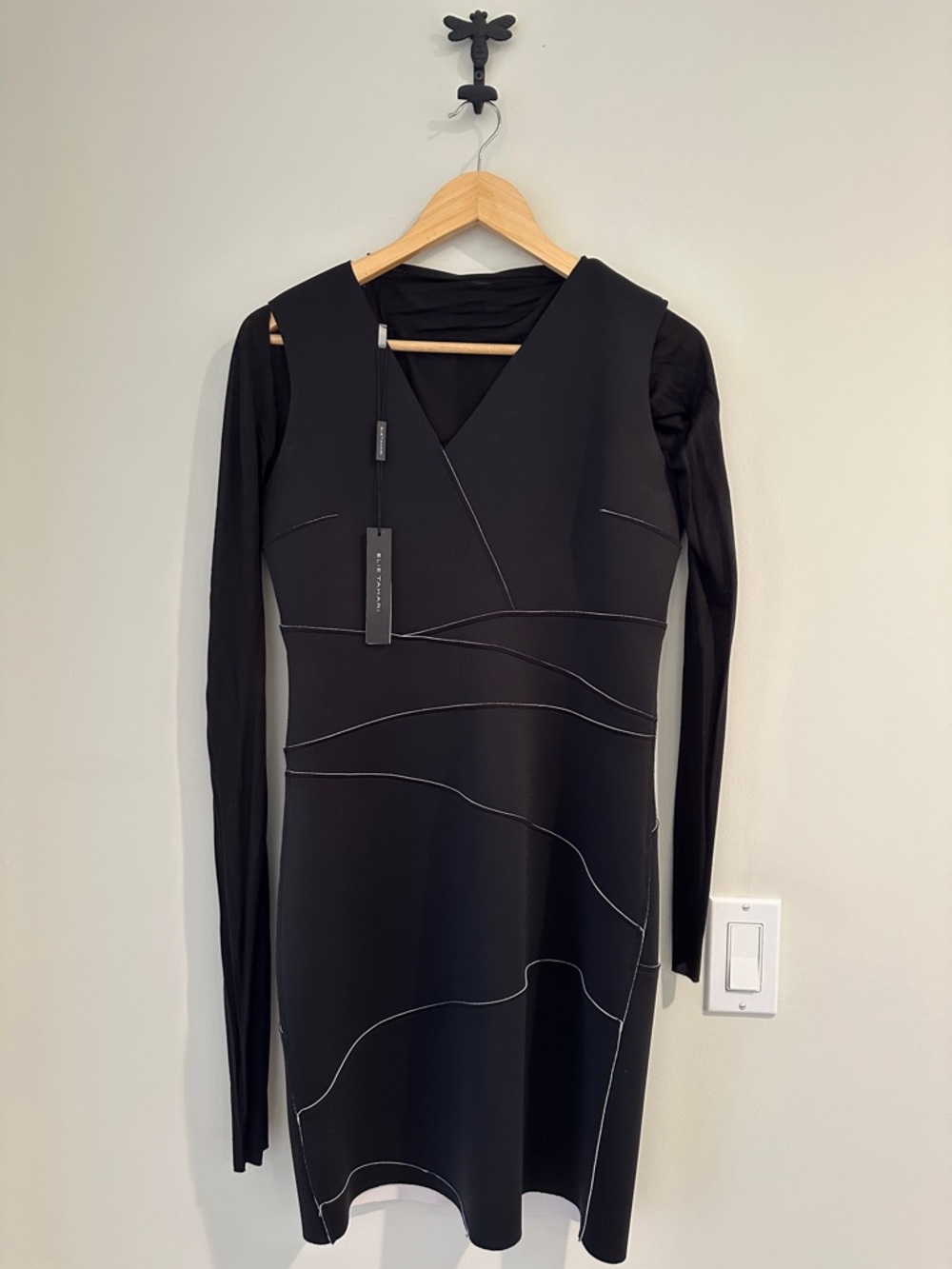 NWT Elie Tahari Black or White Long-Sleeve Dress.Reversible.Sleeves optional.